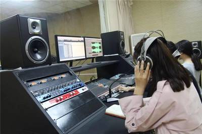 藝術(shù)與傳媒系專業(yè)解讀 視覺傳達(dá)設(shè)計(jì)、環(huán)境設(shè)計(jì)、播音與主持藝術(shù)、廣播電視編導(dǎo)